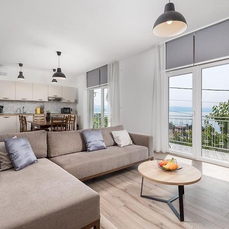 Apartment Div Lovran Buitenkant foto